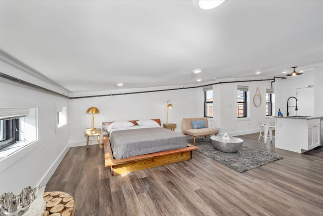 Building Photo - 18 W Elder St Unit ID1056099P Rental