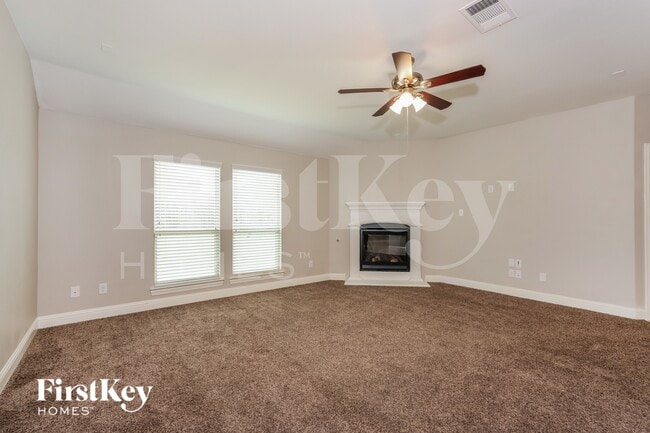 Photo - 4413 Lakeview Dr