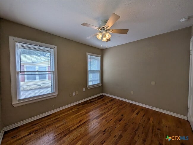 Photo - 1185 W Mill St