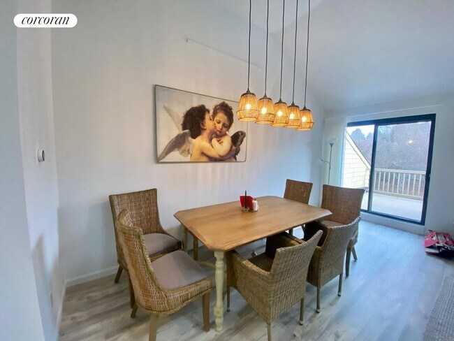 Photo - 52 Fairway Pl