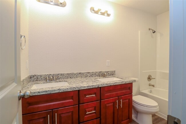 Photo - 2702 Appian Wy