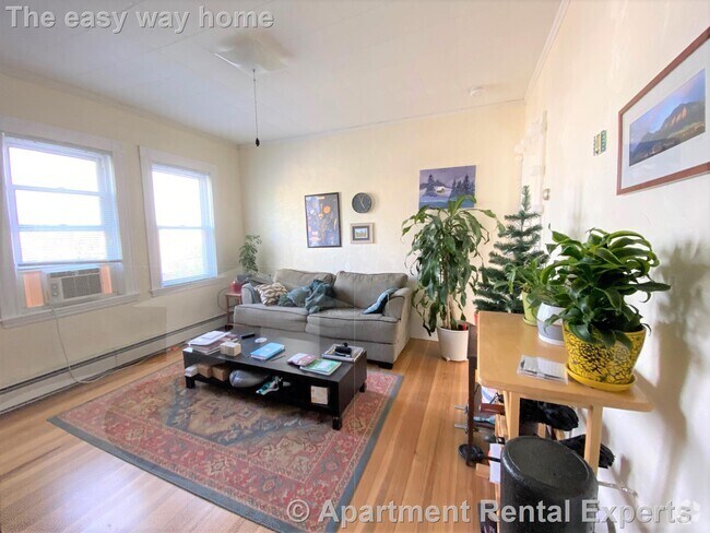 Building Photo - 10 Craigie St Unit #5 Rental
