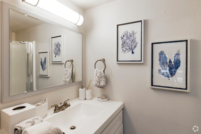 Studio - 350SF - Bathroom