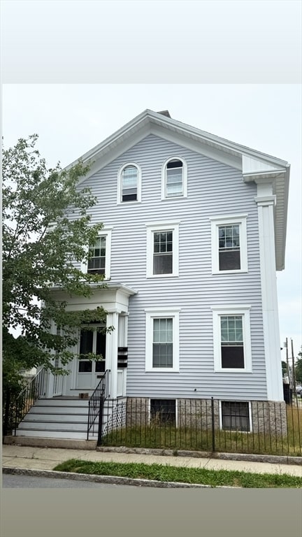 Building Photo - 65 Chestnut St Unit 2 Rental