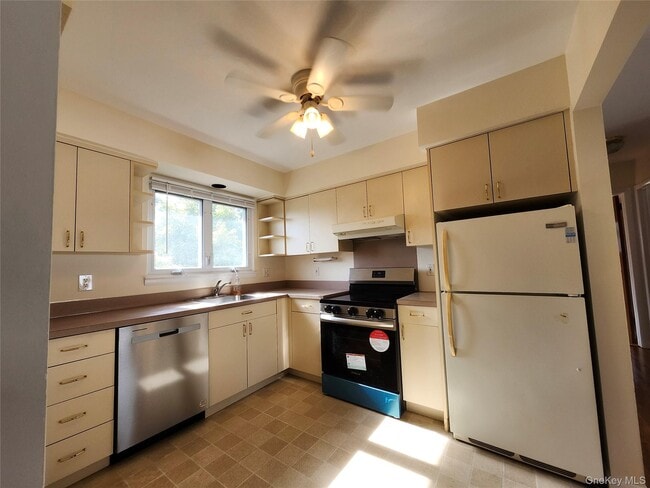Photo - 33 Graywood Rd