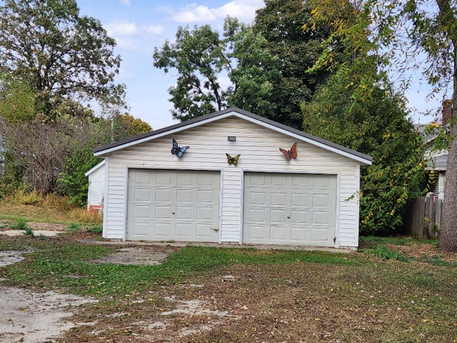 Photo - 416 4th St NW