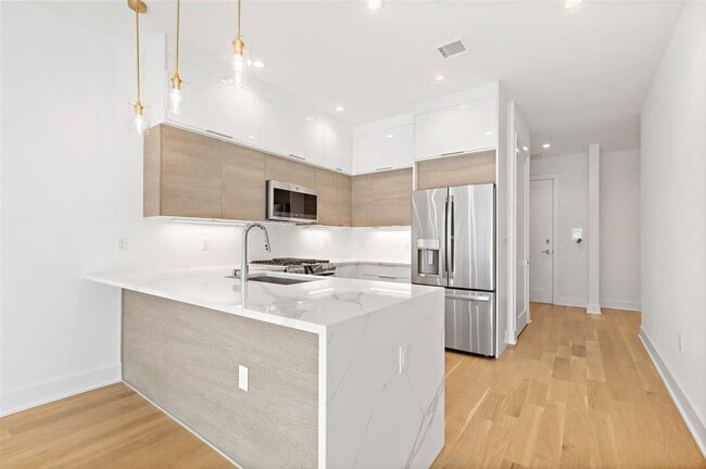 Building Photo - 6025 JFK Blvd E Unit 306