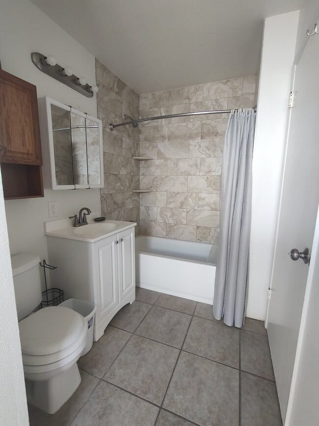 Photo - 530 Murphy St