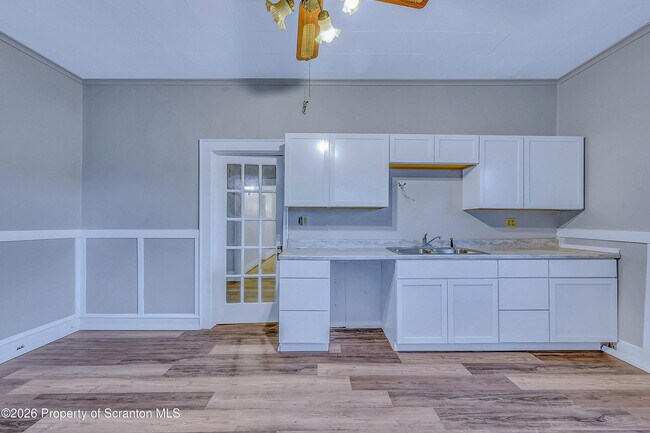 Photo - 714 Smith St