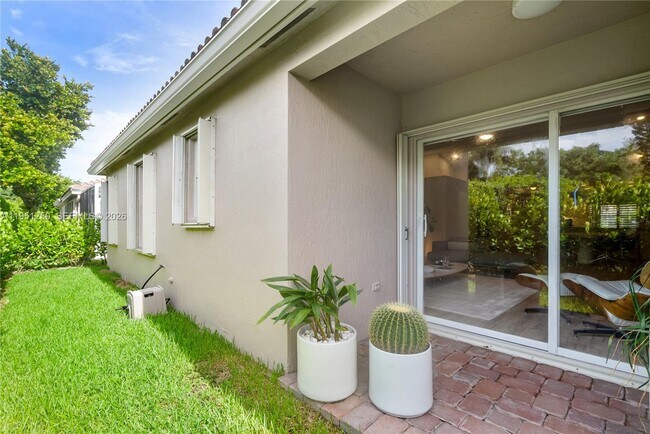 Photo - 2090 Borealis Way