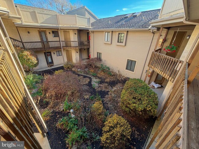 Photo - 814 Pritchard Pl