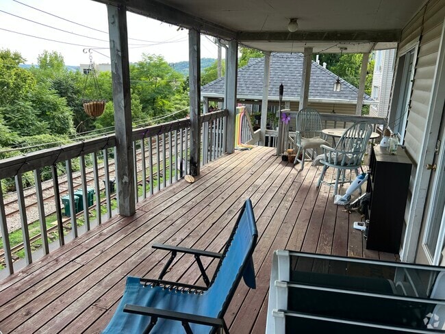 Building Photo - 2308 Gladstone Ave Unit 2 Rental