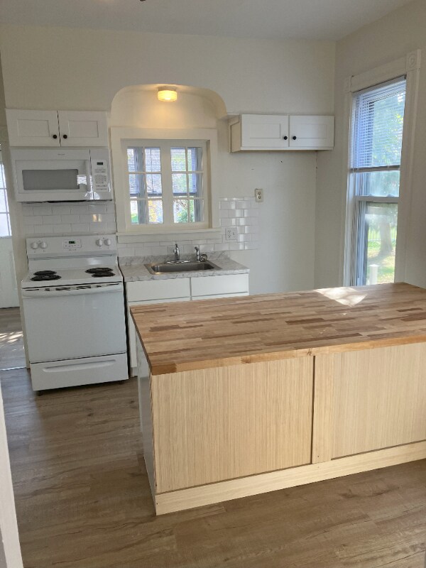 Photo - 225233-233 Main St Unidad 225