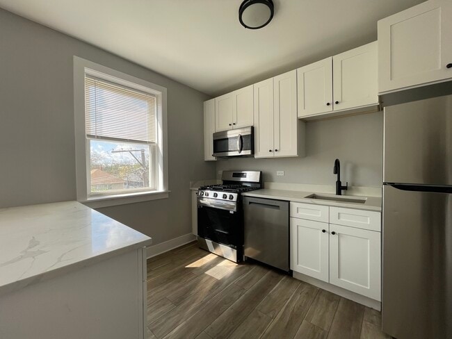 Photo - 722 N Austin Blvd Unit 3W