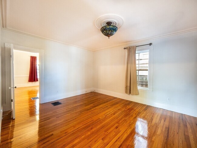 Photo - 12 Adella Pl