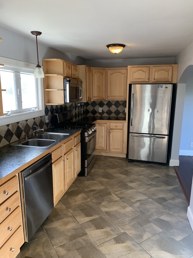 Photo - 117 S Main St