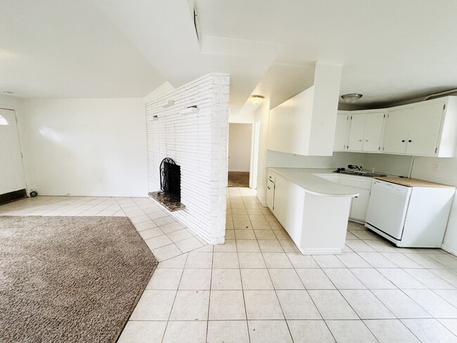 Photo - 13413 Minuteman Dr