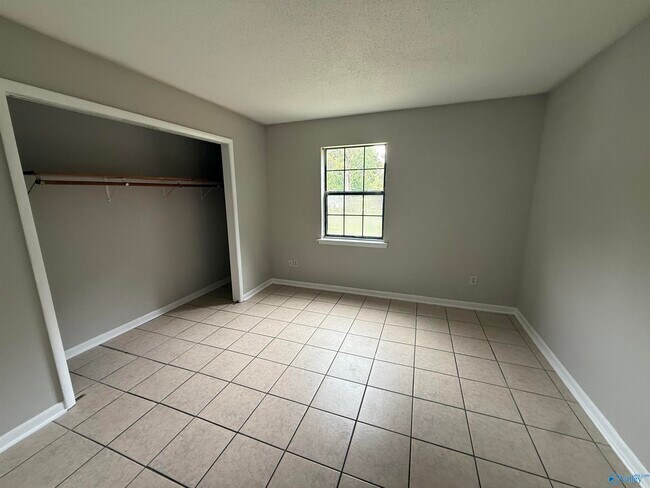 4902 Cotton Row NW Unidad B