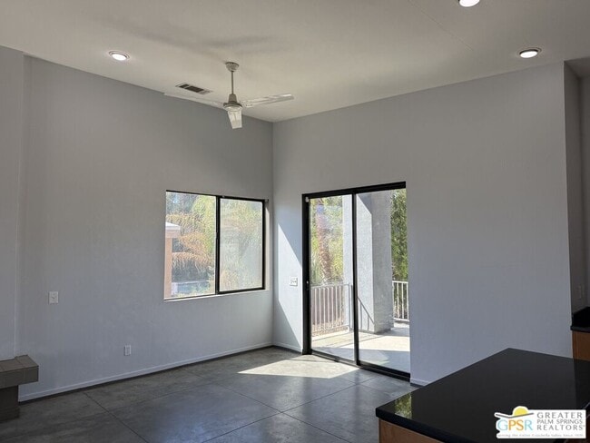 67608 Long Canyon Ln