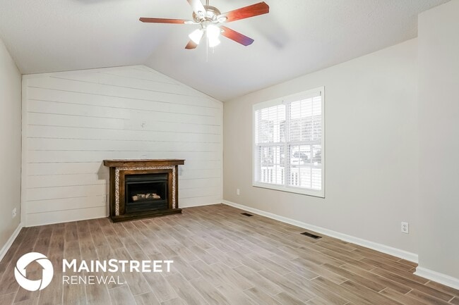 Photo - 241 Sommerset Dr