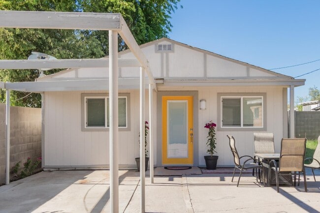 Photo - 2524 E Willetta St