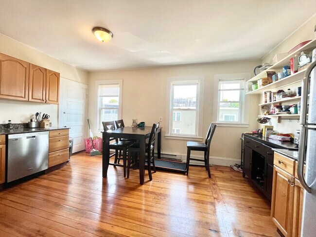 Photo - 40 Saint Margaret St Unit 3