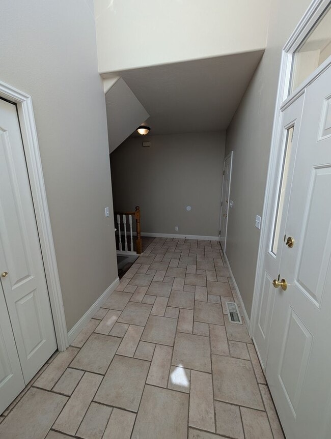 Photo - 1366 Delphic Way