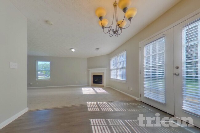 Photo - 5413 Wicklander Dr
