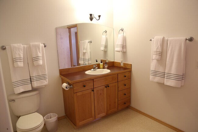 Photo - 315 E Main St Unidad D