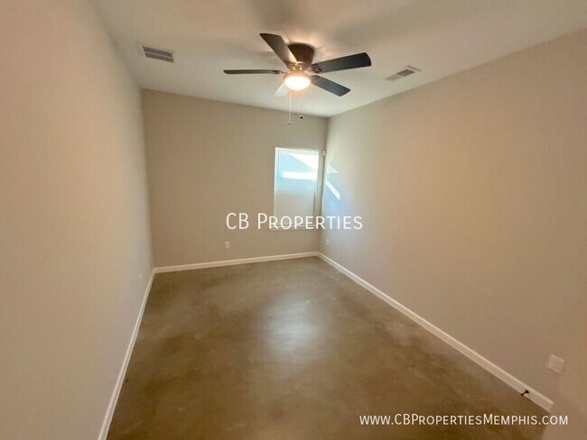 Photo - 671 Pearce St