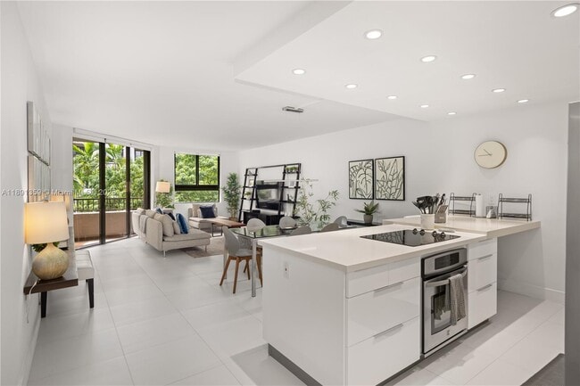 Building Photo - 101 Crandon Blvd Unit 379