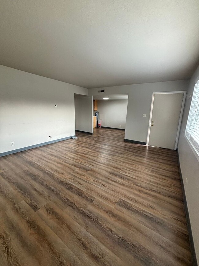 Building Photo - 1404 Toole Ave Unit #1