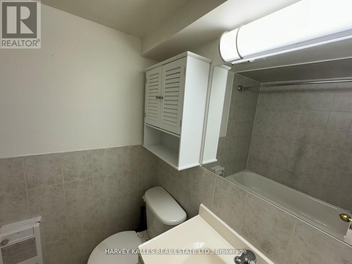 Photo - 775 Ossington Ave