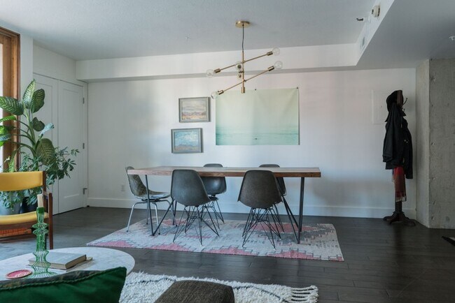 230 E Broadway Unit 406