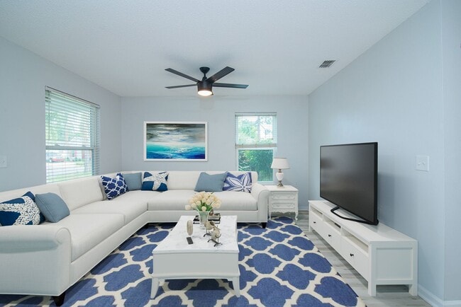 Photo - 1101 Scheidel Ct