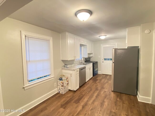Photo - 2816 Jefferson Dr