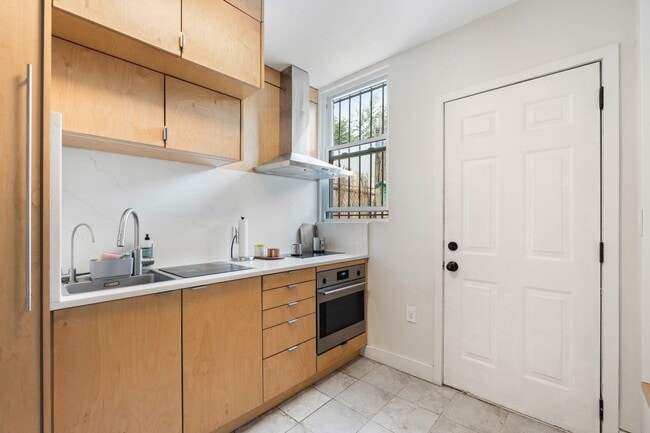 Photo - 320 67th St Unit 1