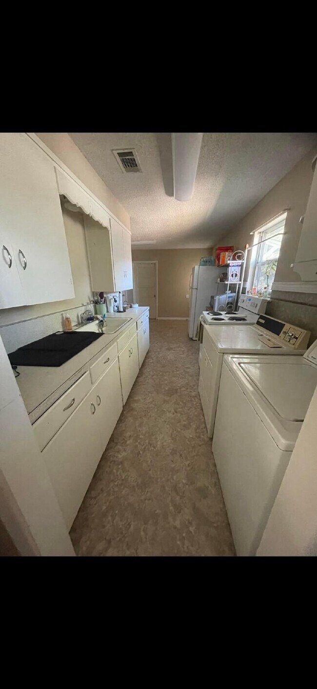 Photo - Easily accessible 3 bedroom/1 bath in Dublin