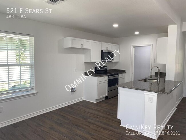 Photo - 521 E Sears St