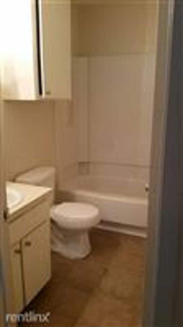 Photo - Spacious 3/2 duplex in great location