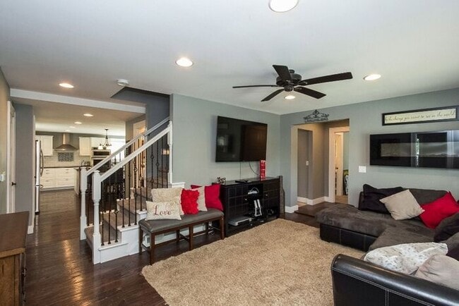 Photo - $4,400 | 5 Bedroom, 3 Bathroom House | Pet...