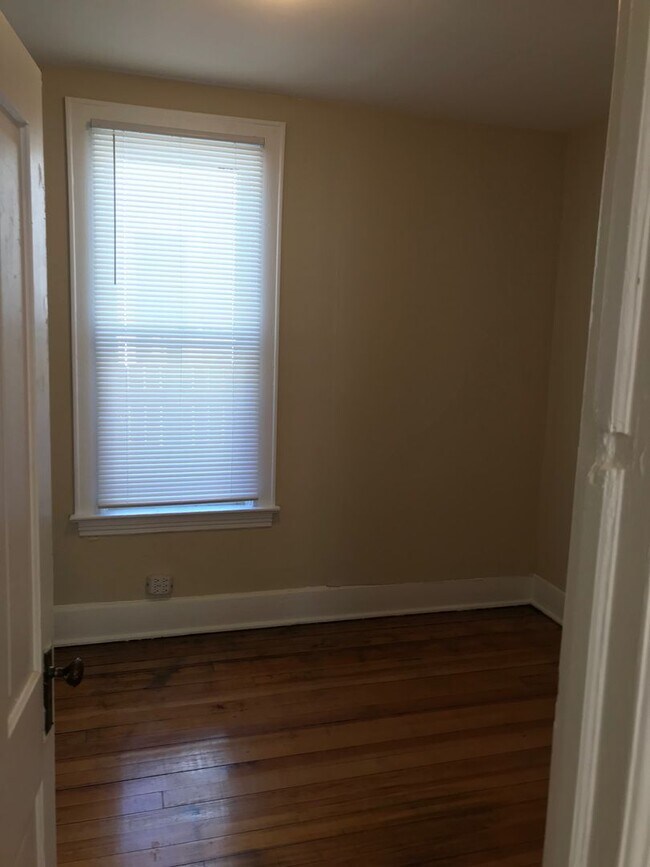 Photo - Updated 5 Bedroom 2 Bathroom Home in St.Paul!