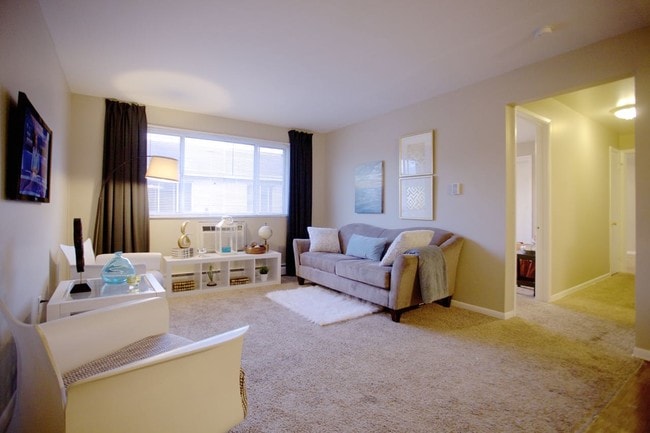 Photo - Royal James Plaza