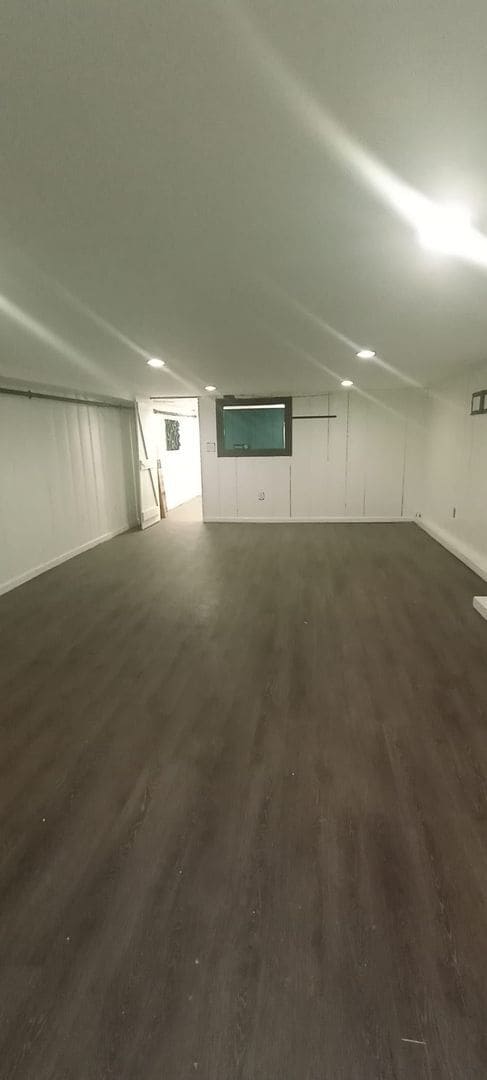 Building Photo - 28 E 25th St Unit Basement