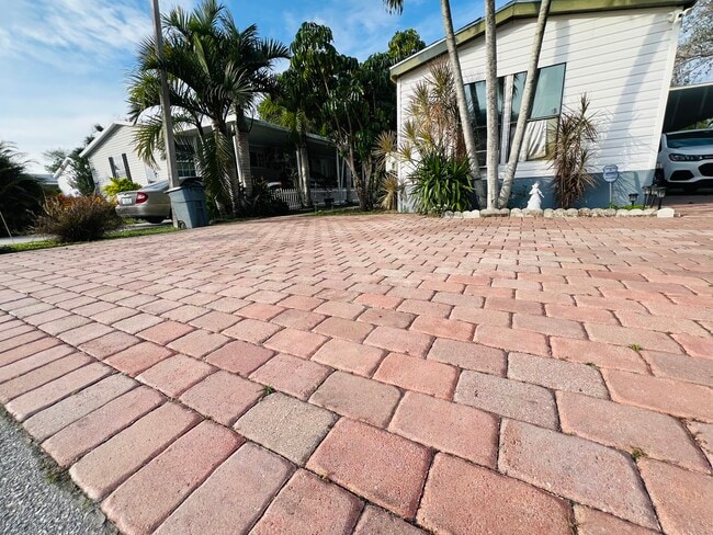 Photo - 12581 SW 7th St Unidad APT 3