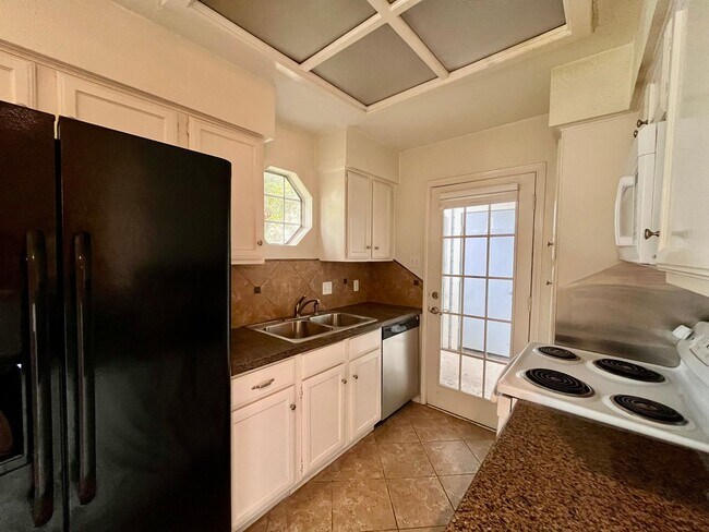 Photo - Tom Green #102 Unit 3111 Tom Green #102