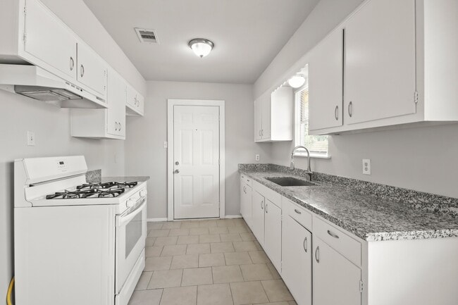 Photo - 7411 Langley Rd