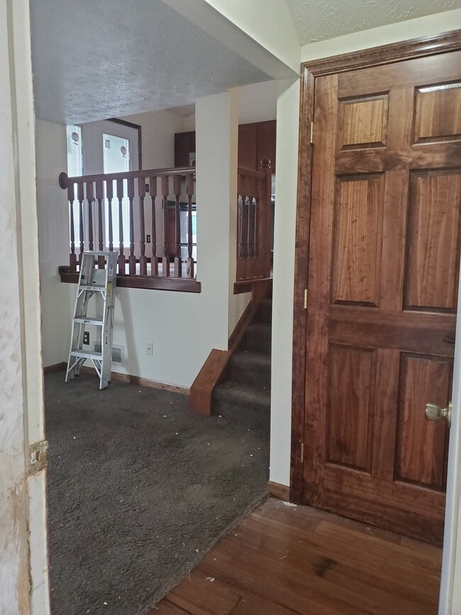 Photo - 1864 Pine Grove Pl