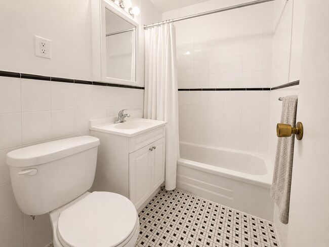Photo - 710 Spadina Ave. Unit 206