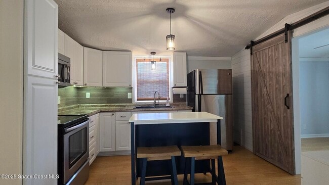 Photo - 135 Blue Lake Pl